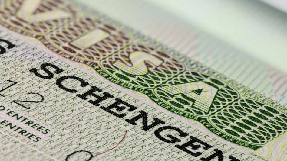 Airlines Issue Key Travel Advisory as Schengen Introduces New Biometric Entry/Exit System