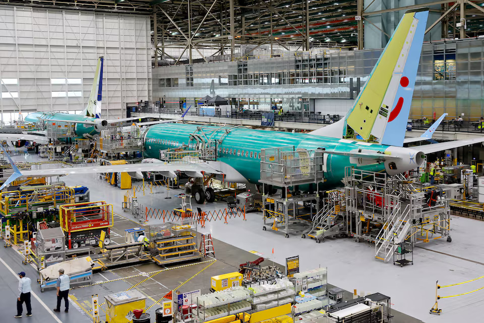Boeing Jet Deliveries Drop 17% in November as Airbus Extends Lead